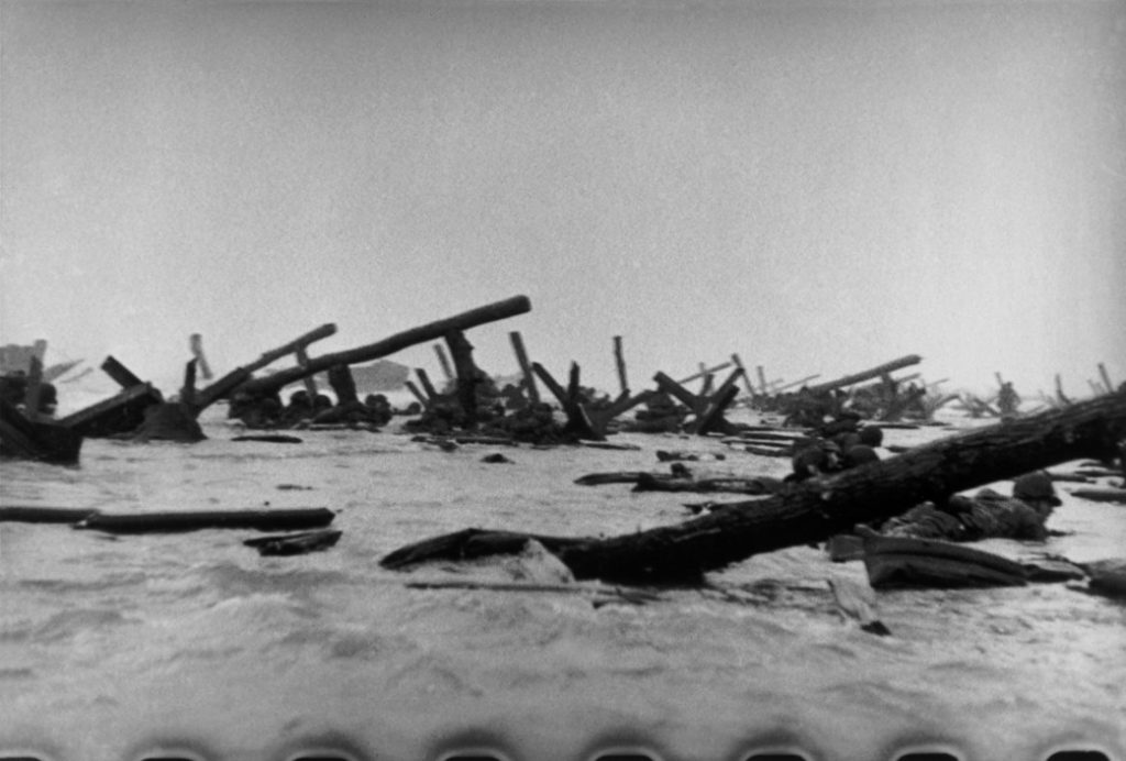 Robert Capa Desembarco de Normandía Día D 6 de Junio de 1944 Ligeramente desenfocado