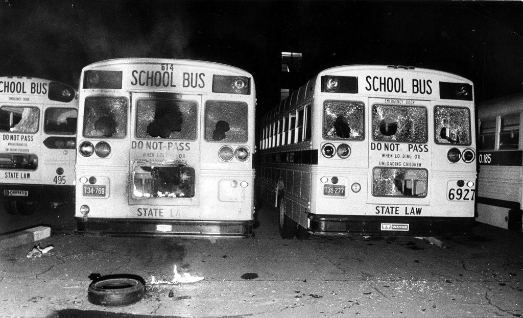 Title: busing Louisville violence Southern High 1975